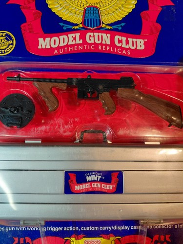 Galoob thompson machine gun - thompson,